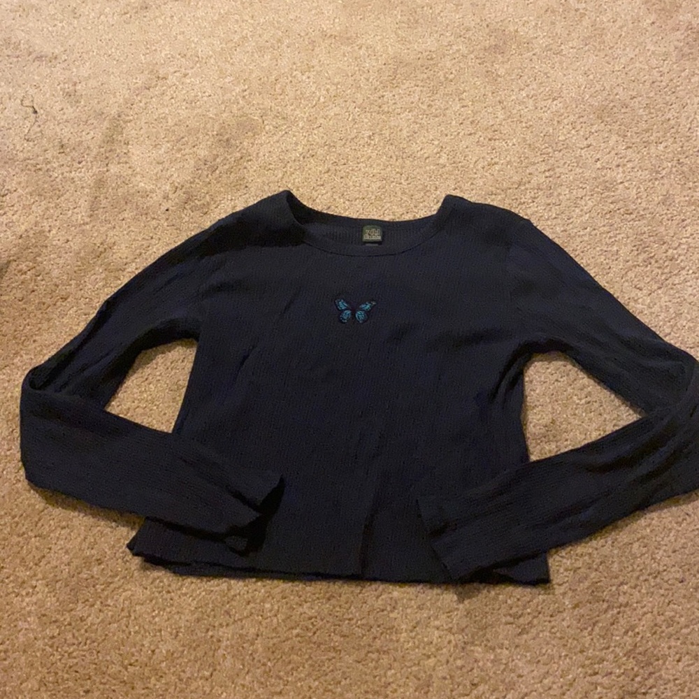 navy blue cropped long sleeve